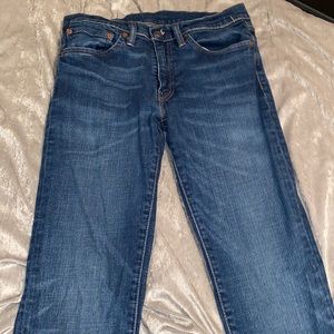 men’s levi’s straight-legged jeans